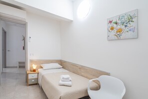 3 camere, ferro/asse da stiro, Wi-Fi gratuito, lenzuola