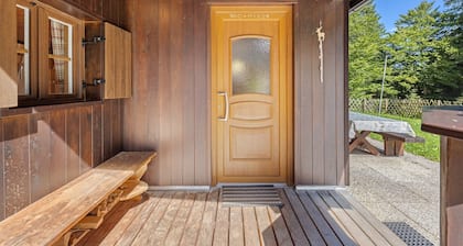 Chalet 'Laura' with Private Terrace and Private Garden