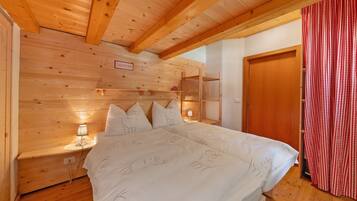 2 bedrooms, bed sheets