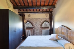 7 quartos, Wi-Fi de cortesia, roupa de cama