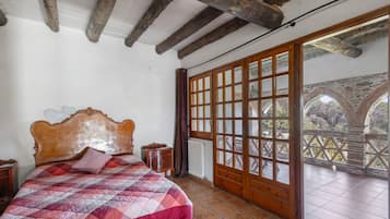 7 bedrooms, free WiFi, bed sheets