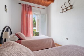 3 chambres, fer et planche à repasser, Wi-Fi gratuit, draps fournis