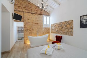 1 bedroom, iron/ironing board, free WiFi, bed sheets - Apartment 'La Rocca Del Gargallo In Ortigia' with Private Terrace, Wi-Fi and Air Conditioning (Siracusa)