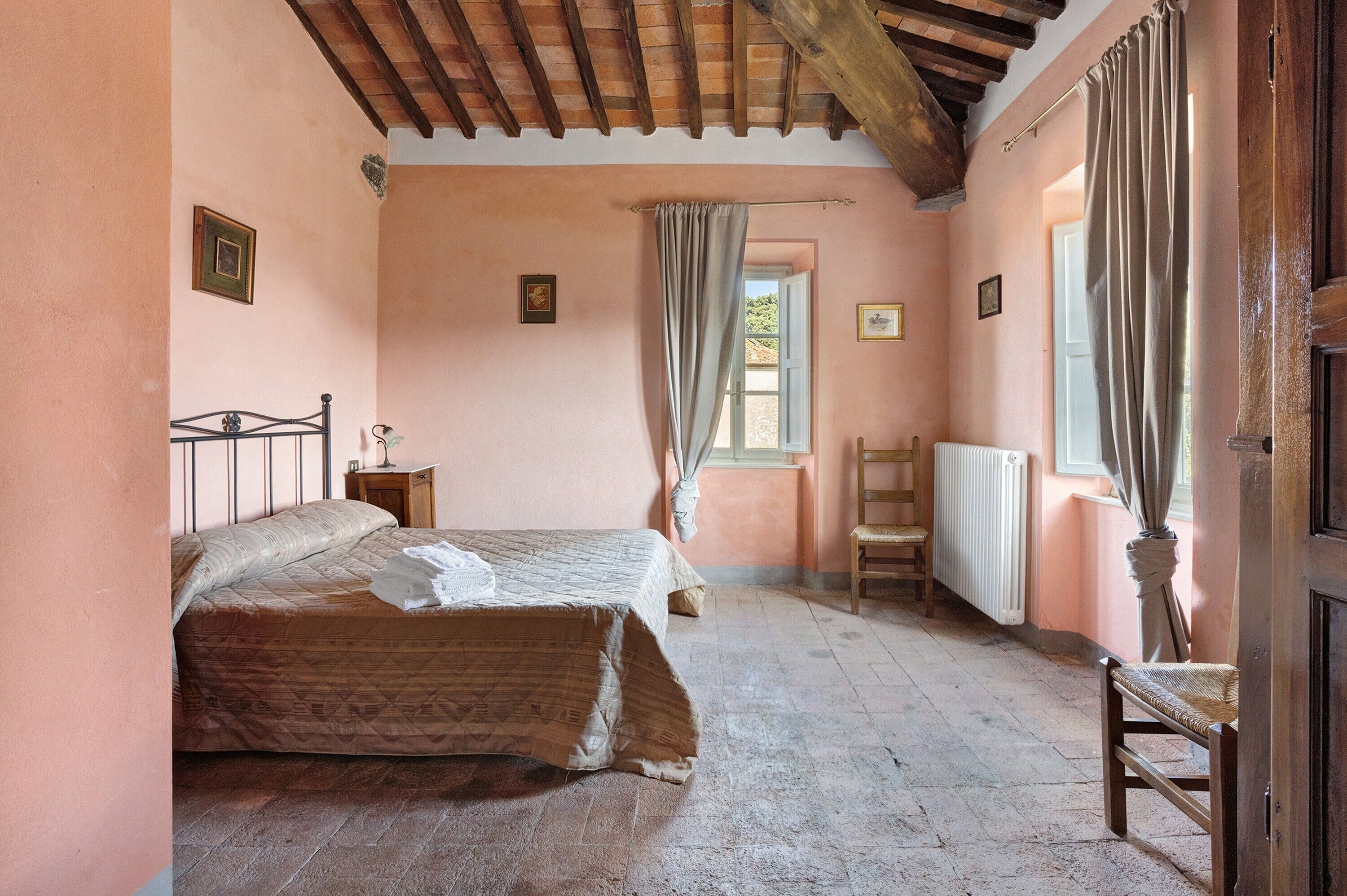 2 bedrooms, bed sheets