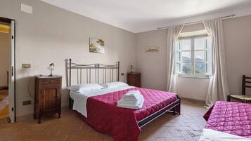 2 bedrooms, bed sheets