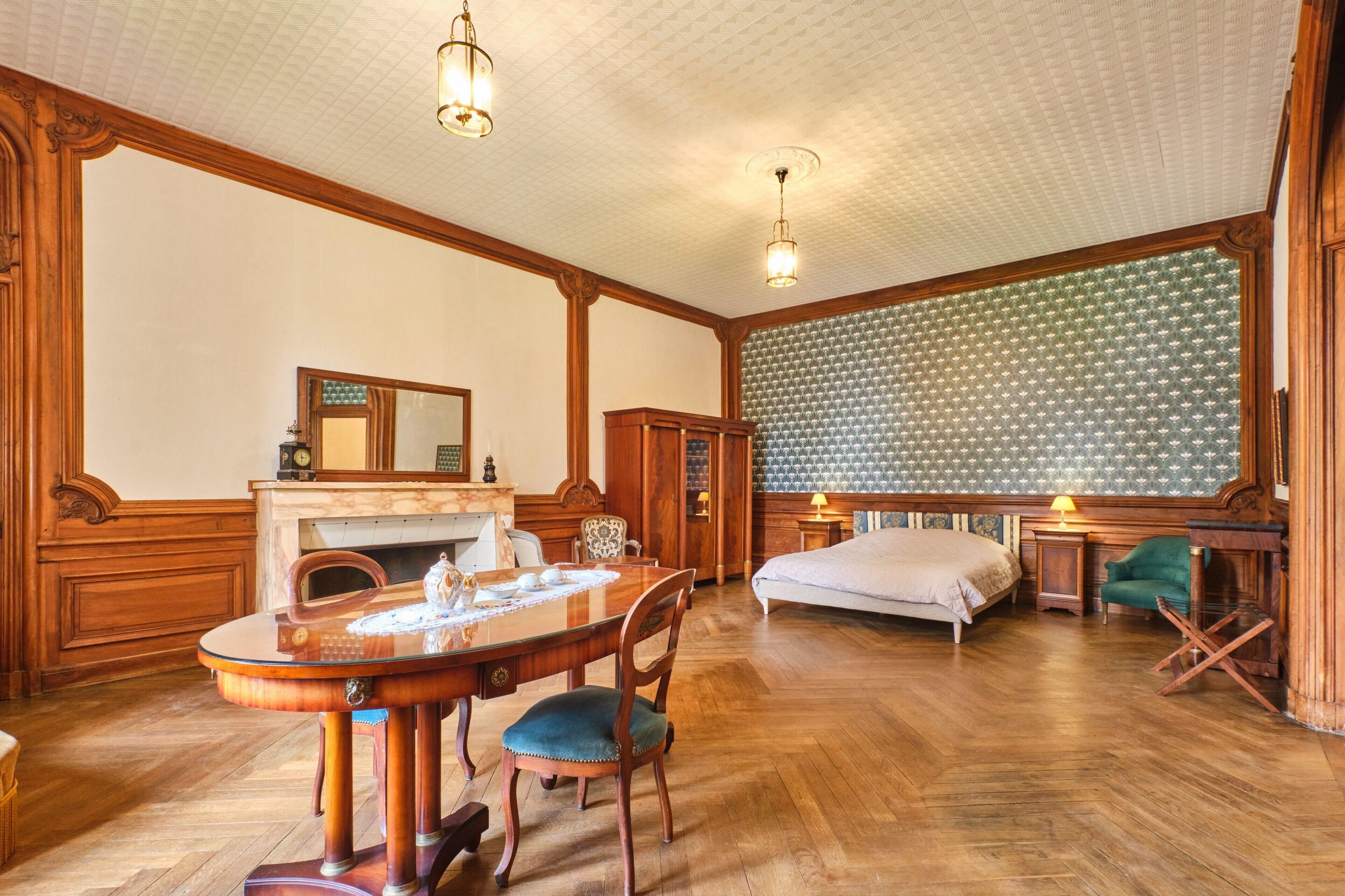 1 chambre, fer et planche à repasser, draps fournis