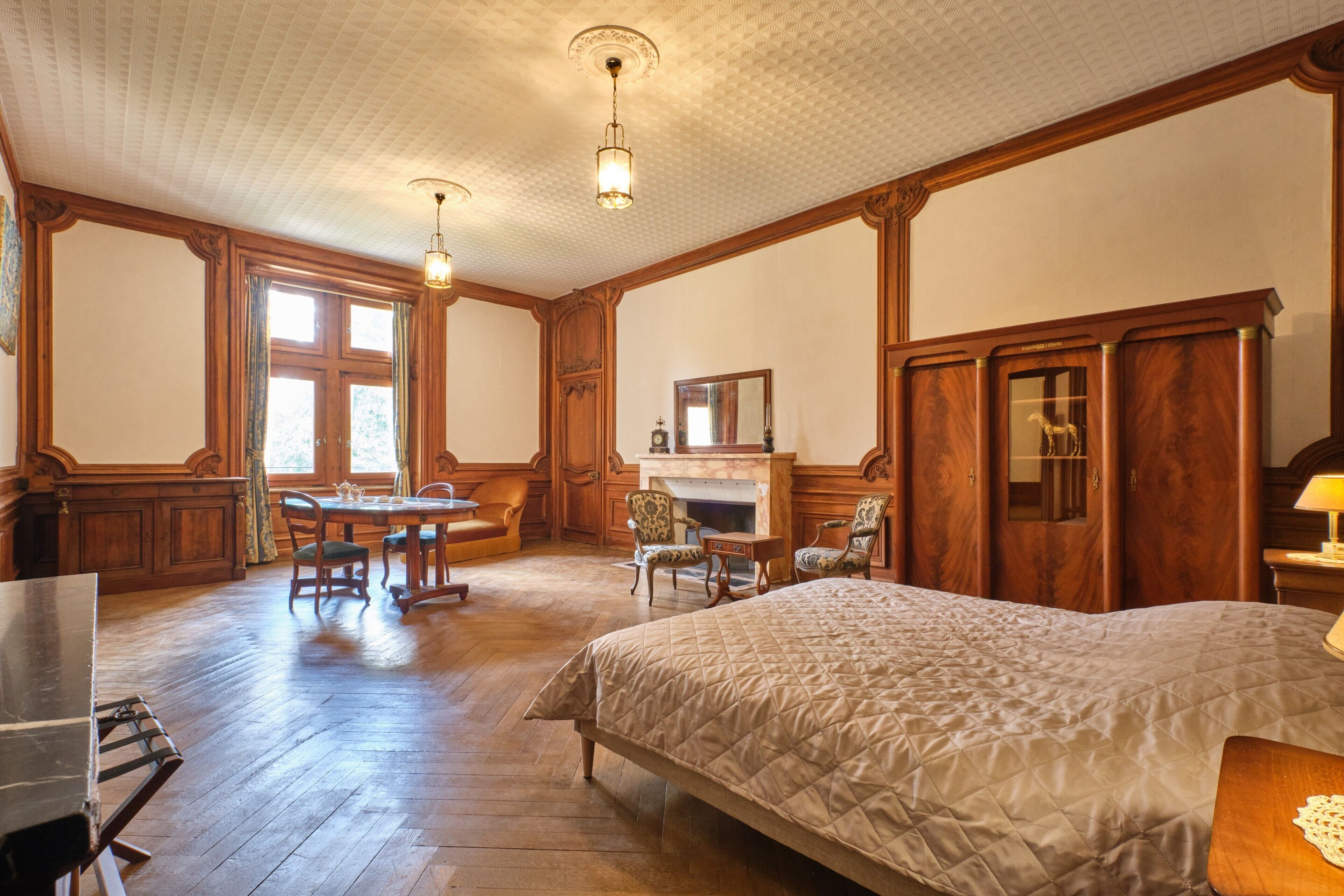 1 slaapkamer, een strijkplank/strijkijzer, beddengoed