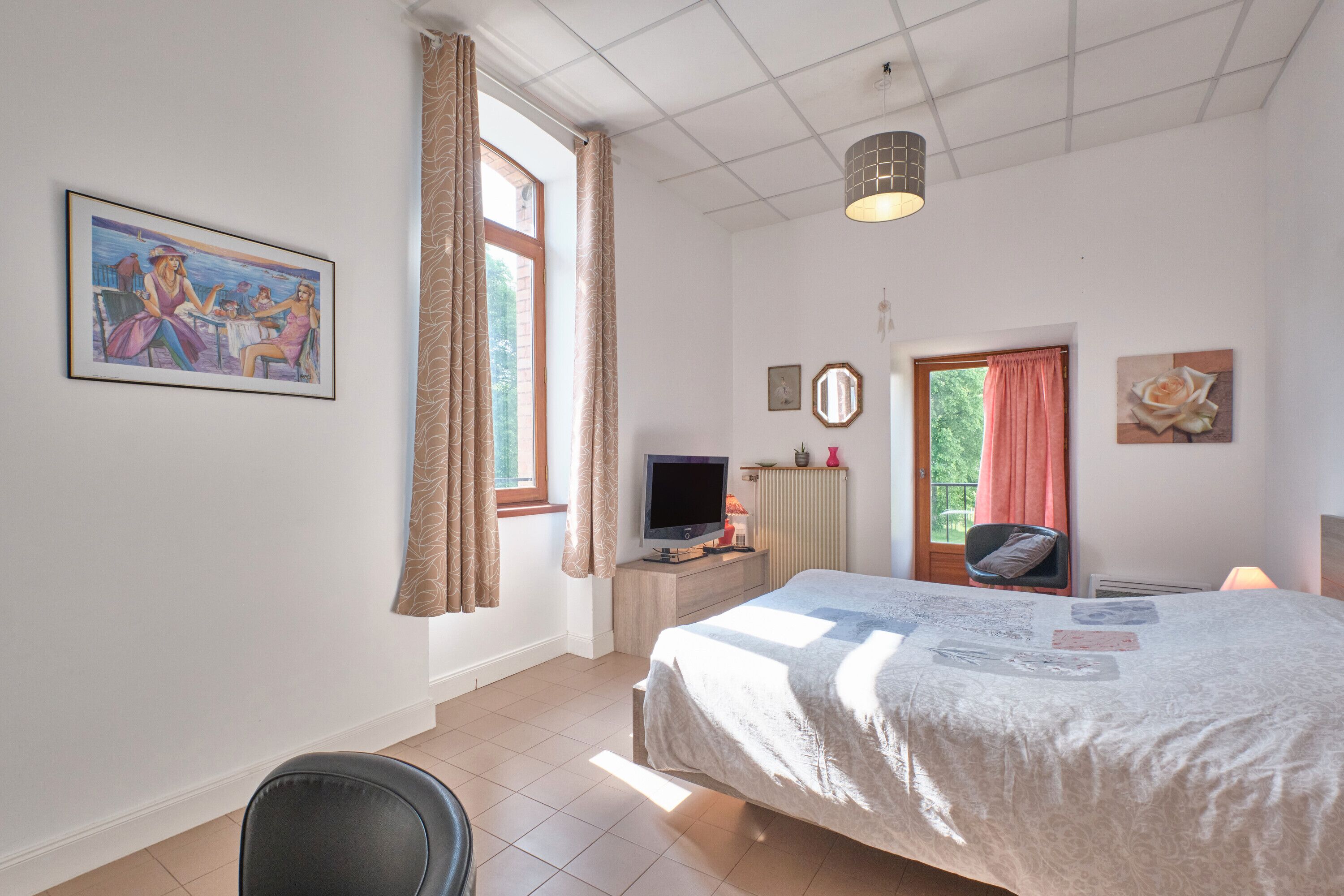 1 bedroom, iron/ironing board, bed sheets