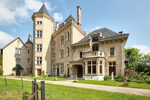 Ferienwohnung 'Gîte Du Château St Geoire Véronique' mit Gemeinschaftsgarten
