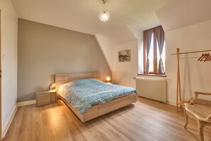 4 Schlafzimmer, Bügeleisen/Bügelbrett, Bettwäsche