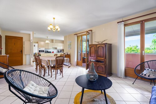 Ferienwohnung 'Maison Proche De La Plage' mit privater Terrasse, eigenem Garten und Klimaanlage