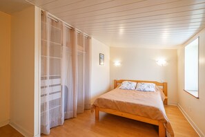 3 slaapkamers, een strijkplank/strijkijzer, gratis wifi