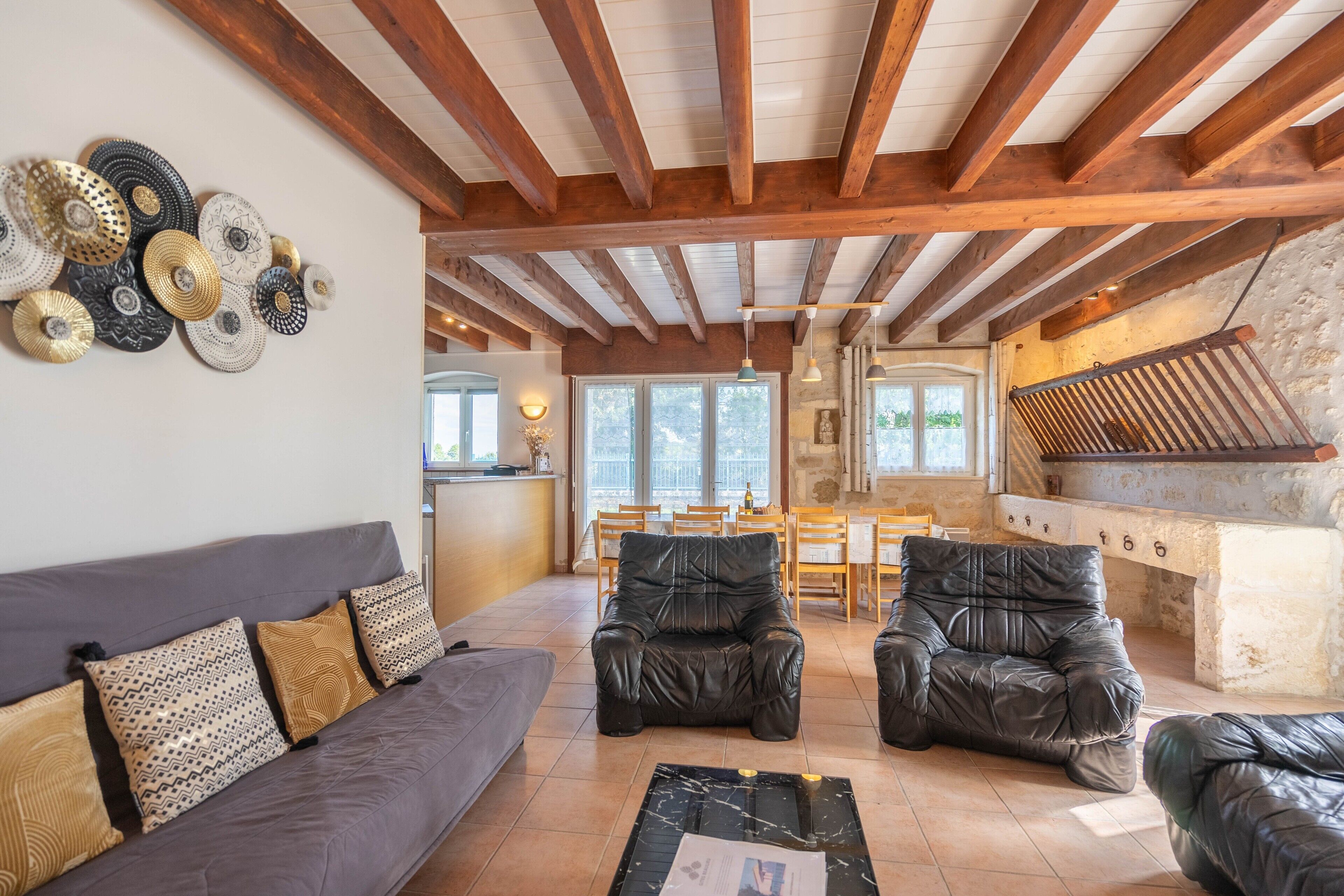 Télévision, table de tennis de table