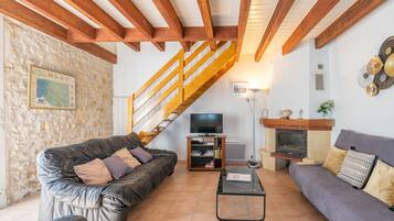 Fernseher, Tischtennisplatte