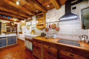 Frigorífic, microones, forn i placa de cuina