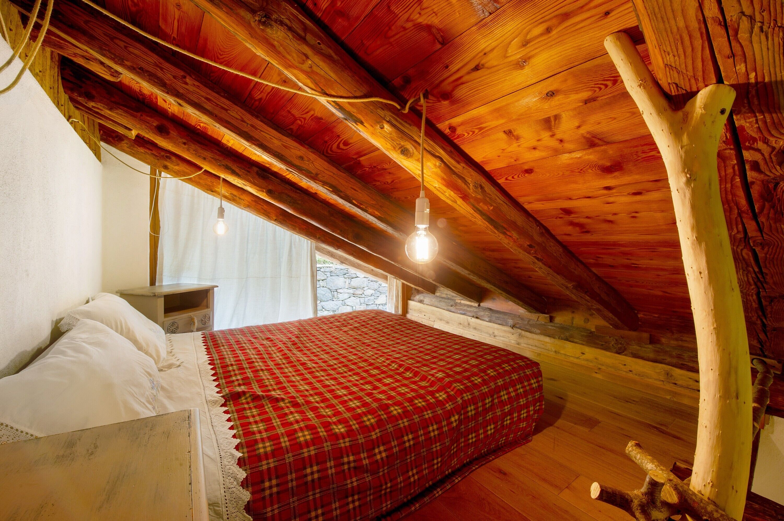 5 camere, ferro/asse da stiro, Wi-Fi gratuito, lenzuola