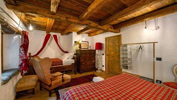 5 Schlafzimmer, Bügeleisen/Bügelbrett, kostenloses WLAN, Bettwäsche