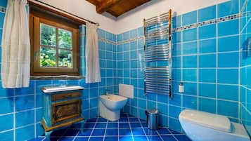 Doccia, asciugacapelli, asciugamani