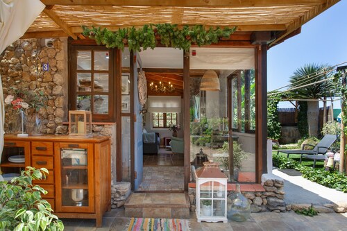 'La Florida' with Sea View, Private Terrace and Wi-Fi