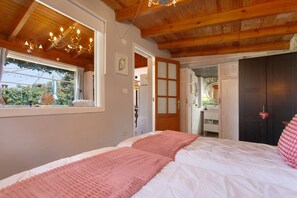 2 chambres, fer et planche à repasser, Wi-Fi gratuit, draps fournis