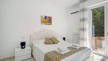 4 quartos, Wi-Fi de cortesia, roupa de cama