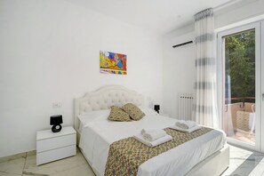 4 quartos, Wi-Fi de cortesia, roupa de cama