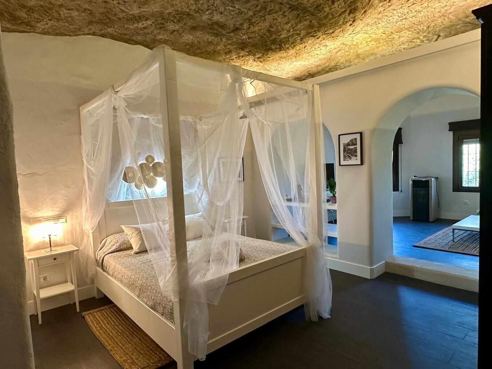 1 habitación, tabla de planchar con plancha, wifi gratis y ropa de cama 