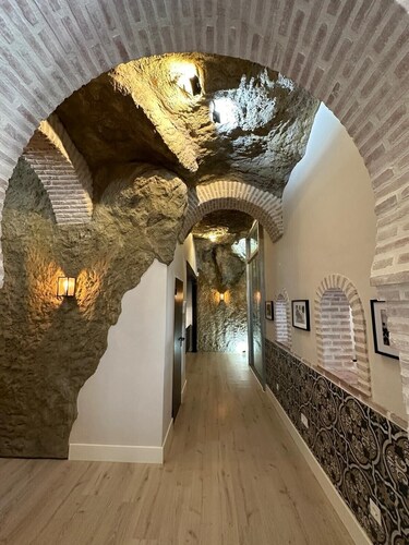 'Cave 1' Room with Mountain Views, Private Pool and Wi-Fi