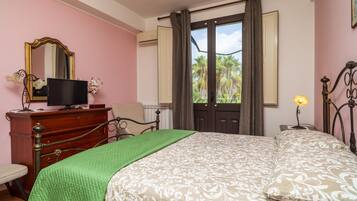 1 chambre, fer et planche Ă repasser, Wi-Fi gratuit, draps fournis