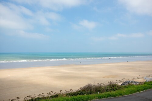 Appartement 'En Front De Mer' mit Meerblick, privater Terrasse und WLAN