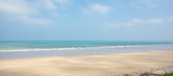 Appartement 'En Front De Mer' avec Vue sur Mer, Terrasse Privée et Wi-Fi