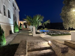 Property grounds - Room 'Cave 2' with Mountain Views, Private Pool and Wi-Fi (Setenil de las Bodegas)