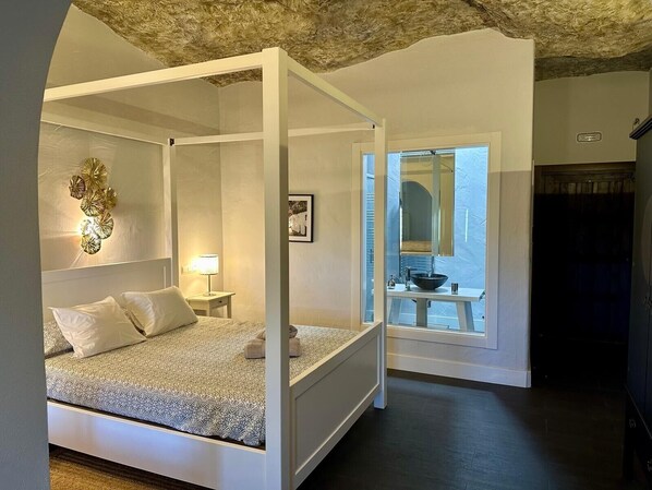 1 chambre, fer et planche à repasser, Wi-Fi gratuit, draps fournis