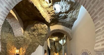 Room 'Cave 4' with Mountain Views, Private Pool and Wi-Fi