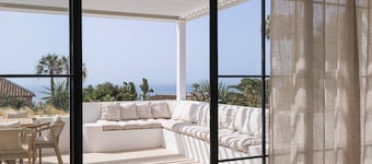Villa 'Pura Vida San Roque' with Sea View, Wi-Fi and Air Conditioning
