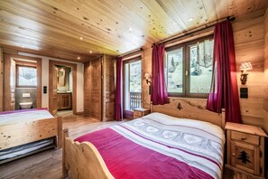 3 bedrooms, iron/ironing board, free WiFi - Apartment 'Les Dents Du Midi-Echo De La Corne' with Private Terrace, Private Garden and Wi-Fi (La Chapelle-d'Abondance)