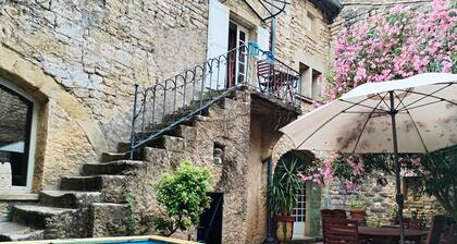 Holiday Home 'La Maison De Thomas' with Private Pool, Private Garden and Wi-Fi