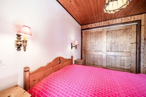 1 Schlafzimmer, Bügeleisen/Bügelbrett