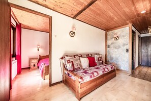 1 bedroom, iron/ironing board