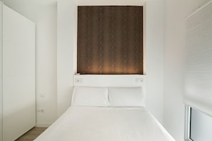 1 slaapkamer, een strijkplank/strijkijzer, gratis wifi, beddengoed