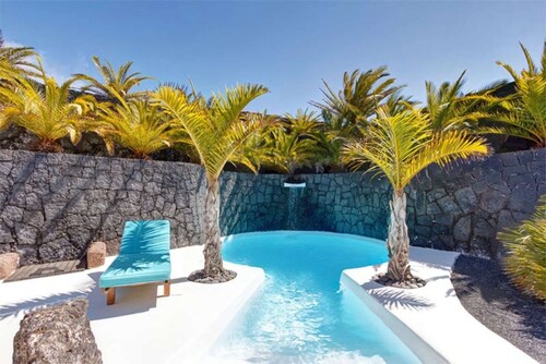'Villa La Cueva' with Shared Pool, Private Terrace and Wi-Fi