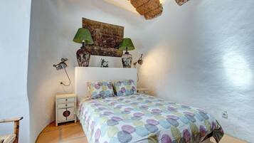 1 slaapkamer, een strijkplank/strijkijzer, gratis wifi, beddengoed