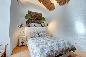 1 bedroom, iron/ironing board, free WiFi, bed sheets - 'Villa La Cueva' with Shared Pool, Private Terrace and Wi-Fi (Teguise)