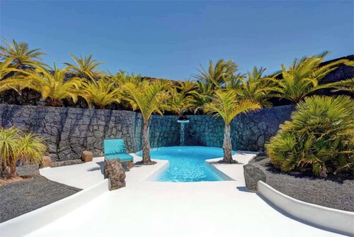 Vacation Villa 'El Cactus' with Shared Pool and Wi-Fi