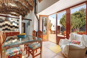 Dining - Vacation Villa 'El Cactus' with Shared Pool and Wi-Fi (Teguise)