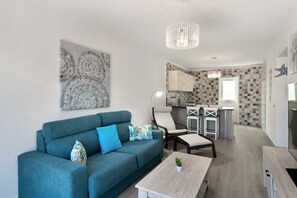 TV - Vacation Apartment 'Adelfa Golf' with Mountain View, Shared Pool and Wi-Fi (Amarilla Golf)