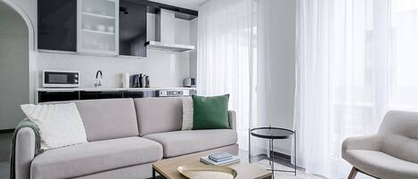 Fernseher, Stereoanlage