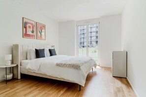 3 عدّة غرف نوم ومكواة/لوح كي وواي فاي وملاءات أسرّة