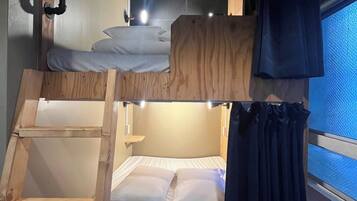 1 bedroom, desk, bed sheets