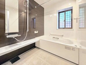 Hair dryer, towels
